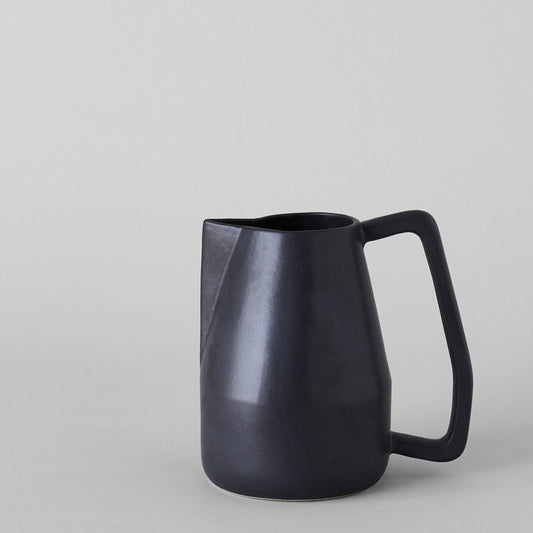 Large Black Novah Pitcher